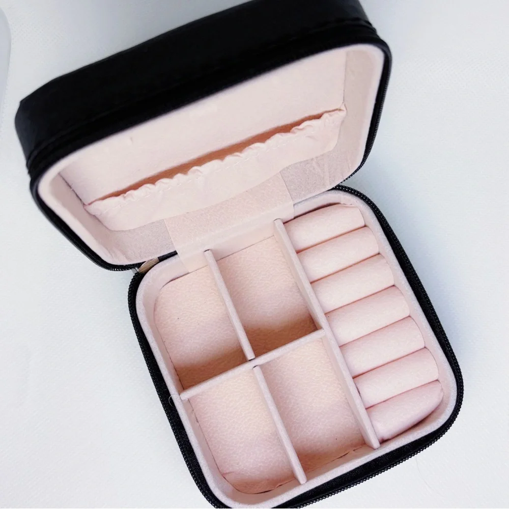 Black Faux Leather Mini Zip-Up Mini Jewelry Box Organizer! - Picture 6 of 9